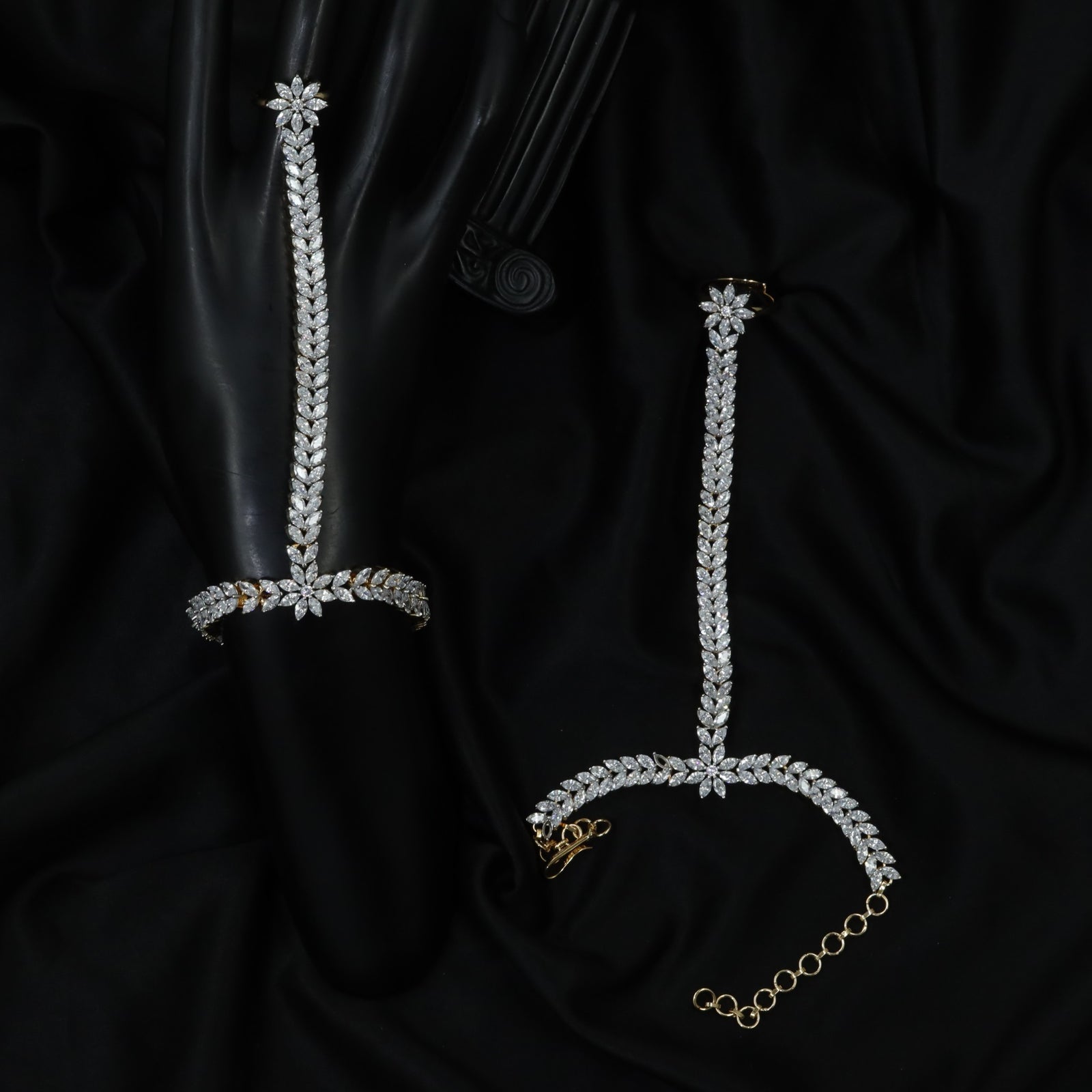 Goldleaf Floral Panja with Symmetrical Wrist Arrangement