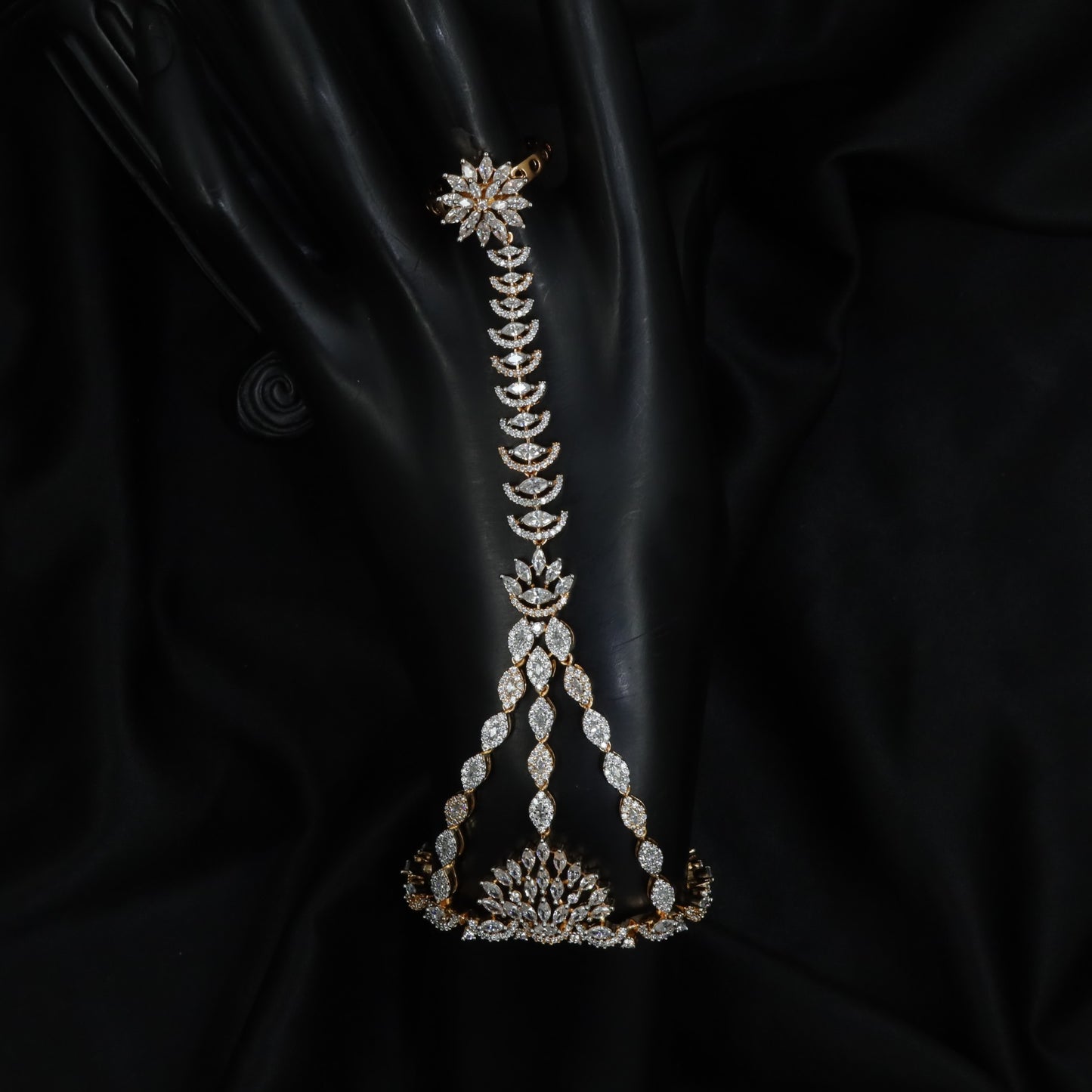 Acantha Floral Panja with Crowned Wrist Border Design