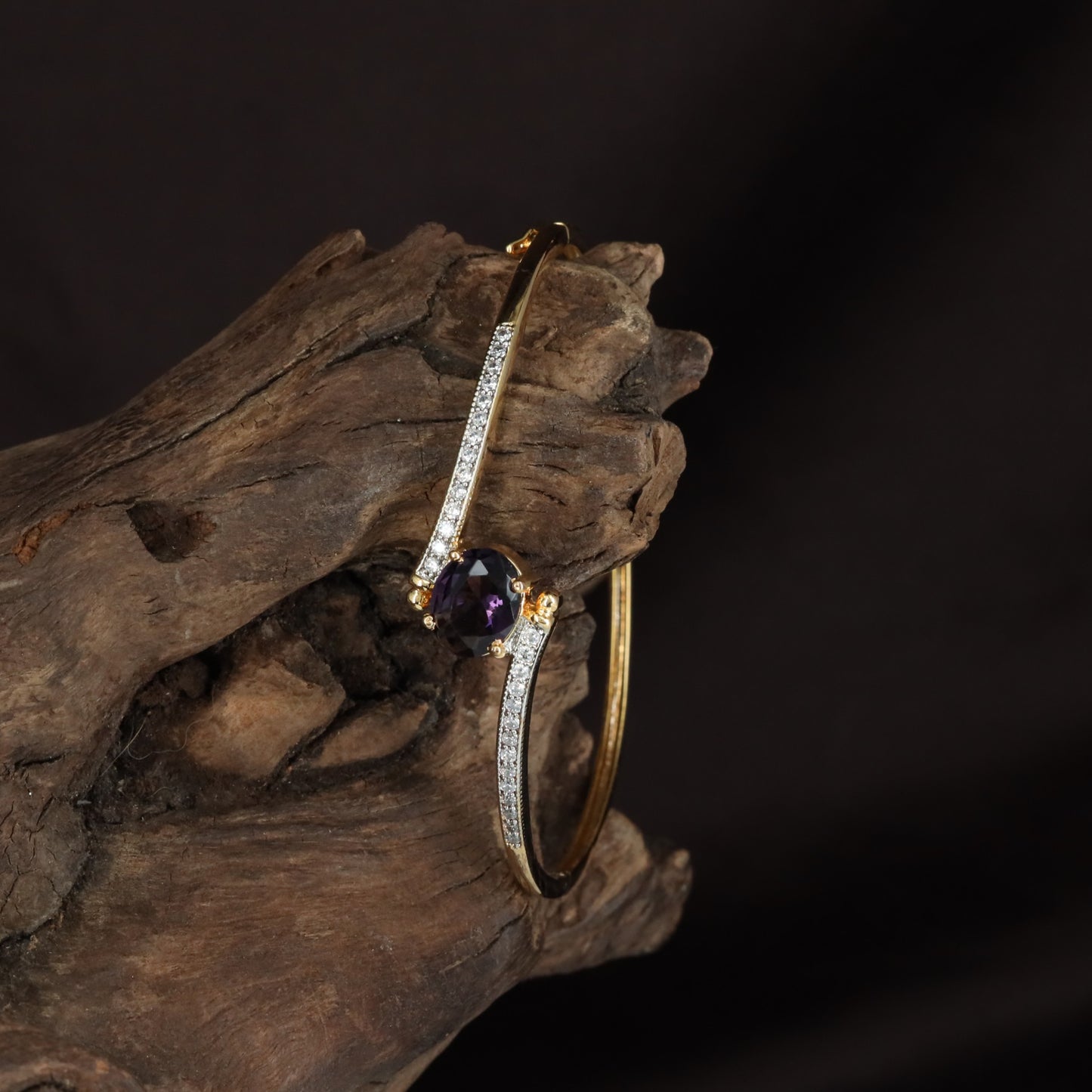 Looped Crest Kada with Balanced Open Formation