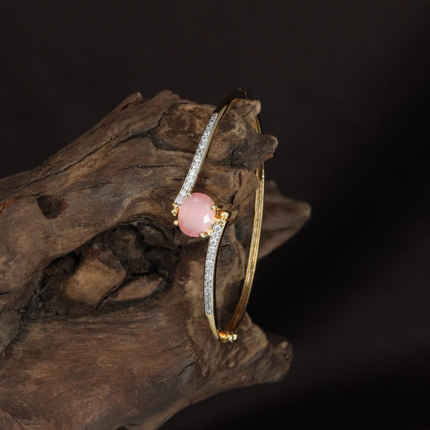 Looped Crest Kada with Balanced Open Formation