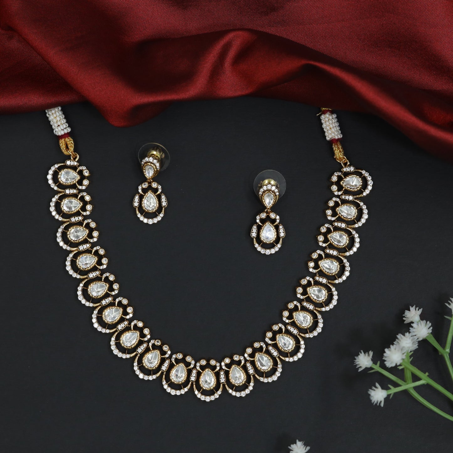 Dynasty Border Work Kundan Necklace with Framed Round Panels