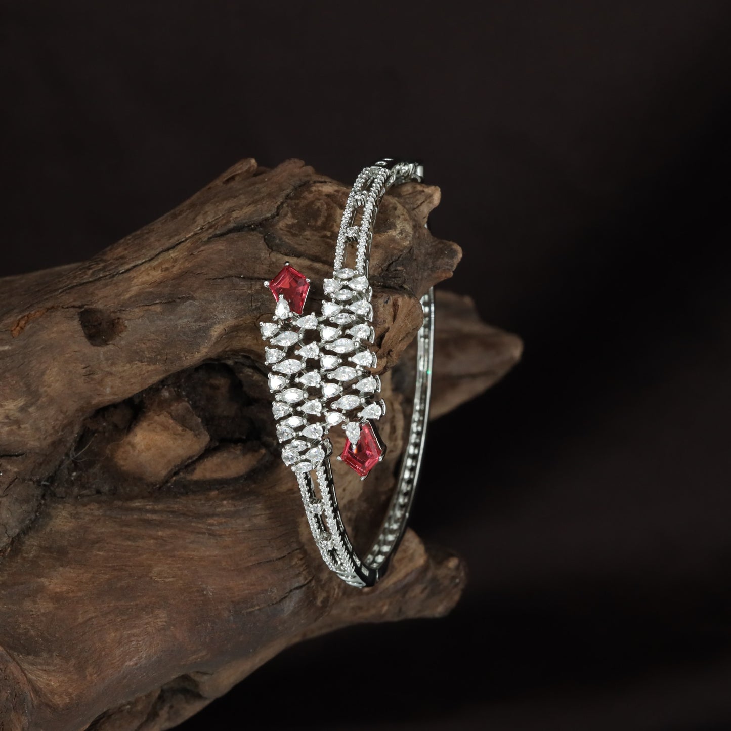 Woven Diamond Kada with Curved Side Alignment