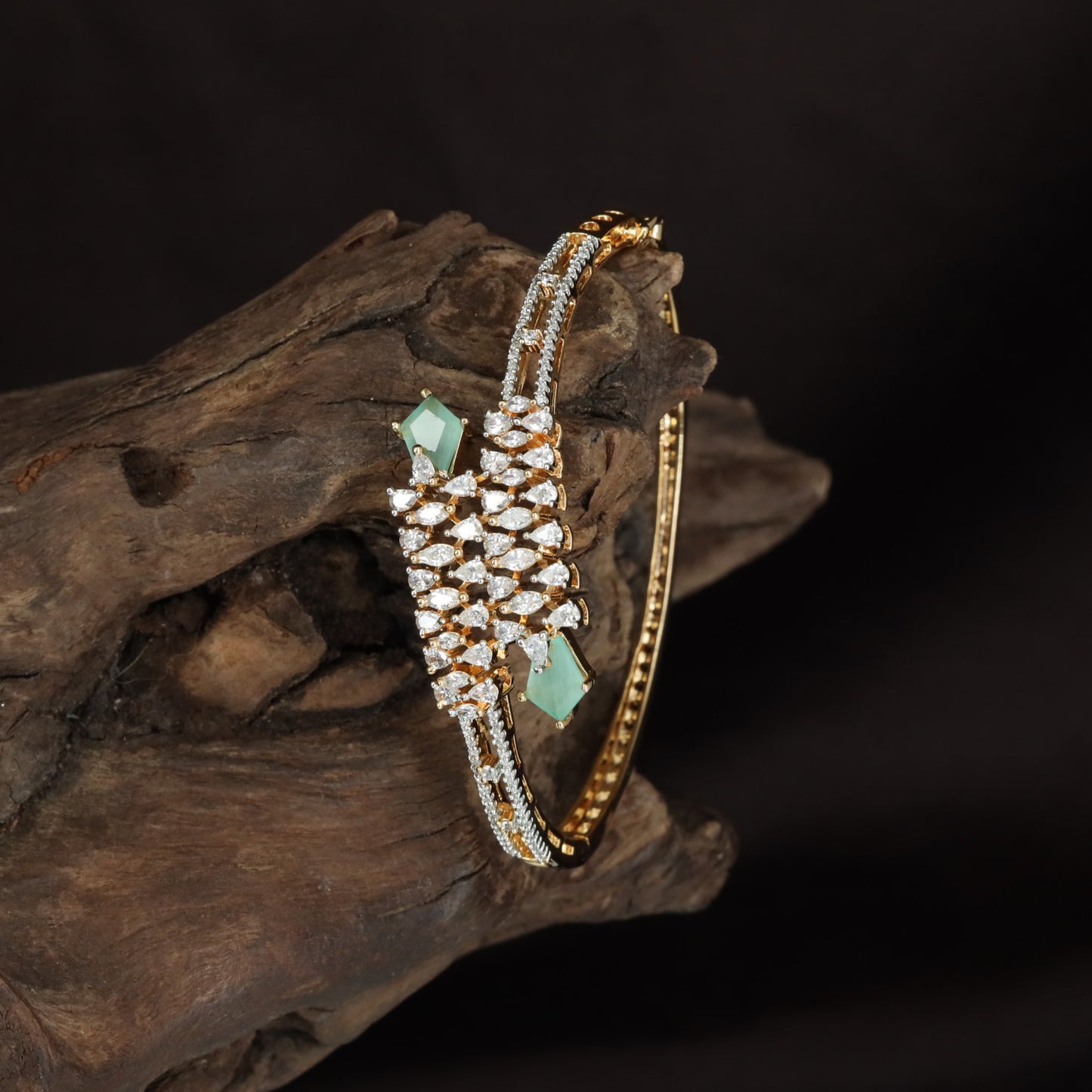 Woven Diamond Kada with Curved Side Alignment