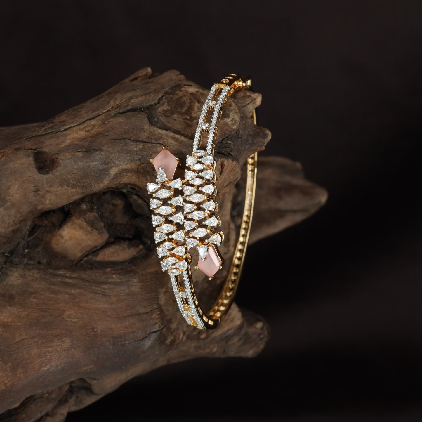 Woven Diamond Kada with Curved Side Alignment