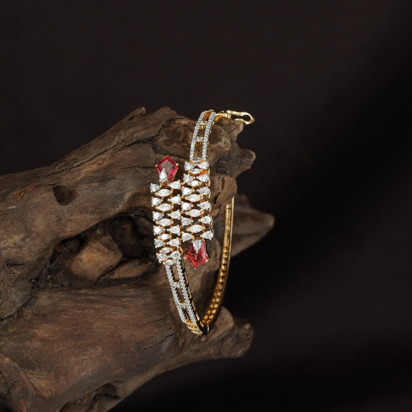 Woven Diamond Kada with Curved Side Alignment