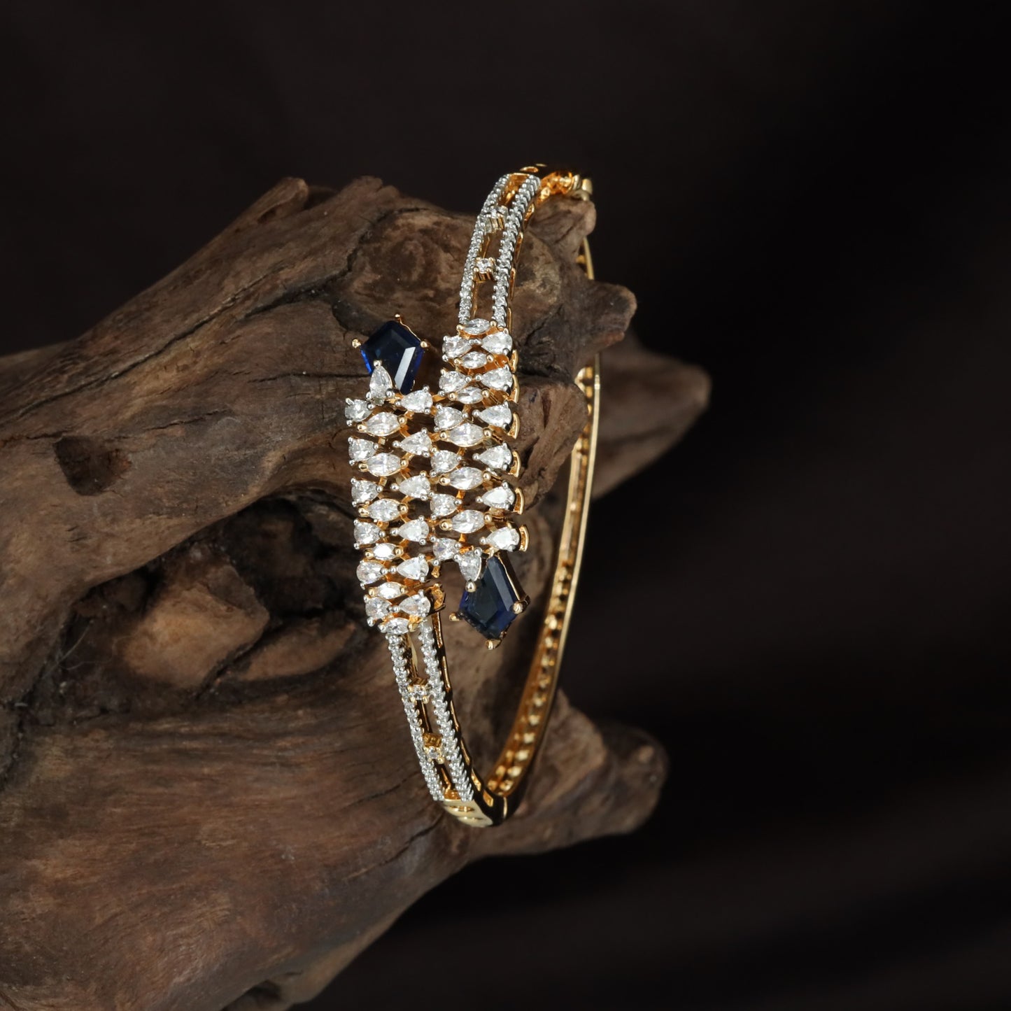 Woven Diamond Kada with Curved Side Alignment