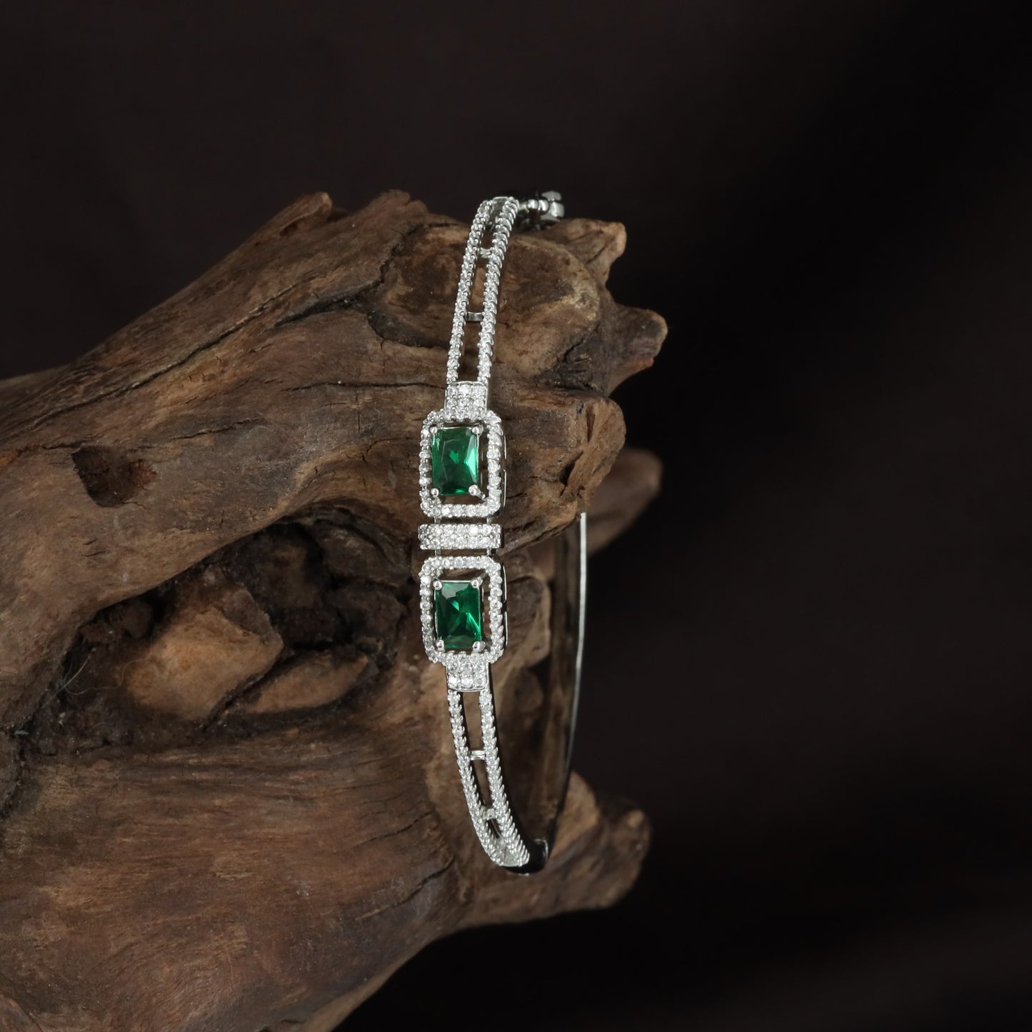 Twin Frame Kada with Rectangular Centre Detailing