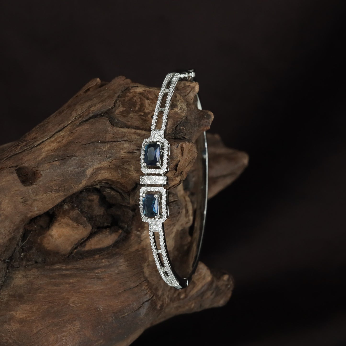 Twin Frame Kada with Rectangular Centre Detailing