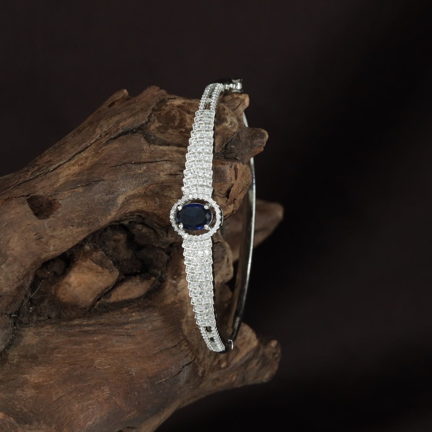 Ripple Mesh Kada with Slim Rail Structure