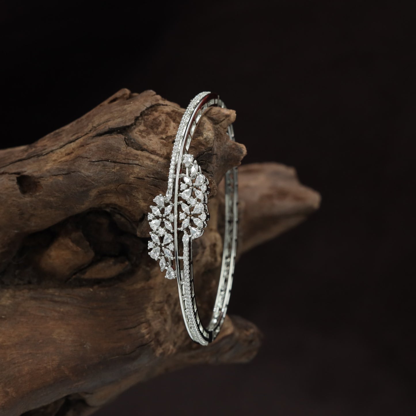 Interwoven Floral Vine Kada with Botanical Openwork Pattern