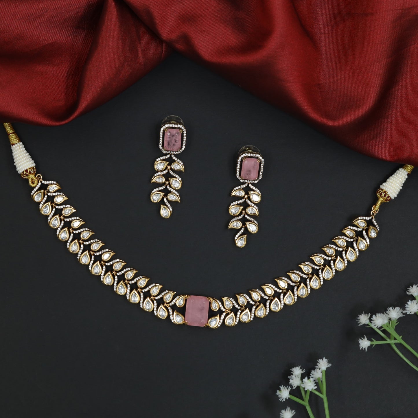 Jewelled Leaf Frame Kundan Choker with Coordinated Earring Pair
