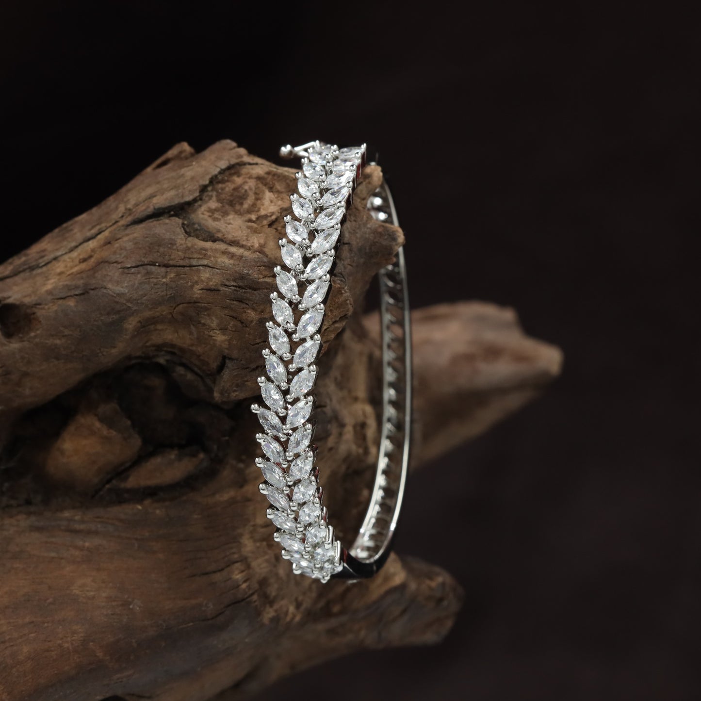 Ethereal Leaf Cascade Statement Kada with Sculpted Vine Detailing