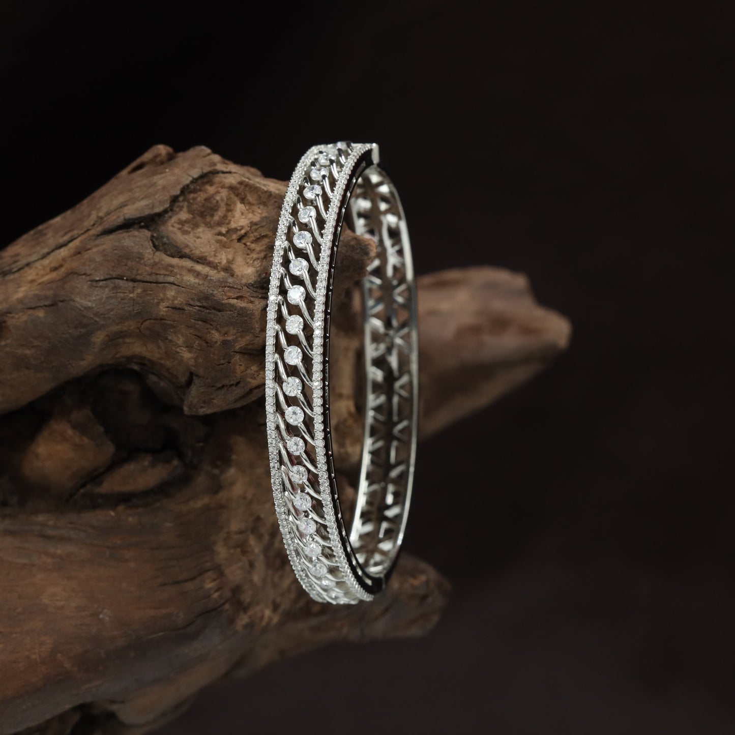 Infinity Weave Statement Kada with Interlaced Chevron Motif Design