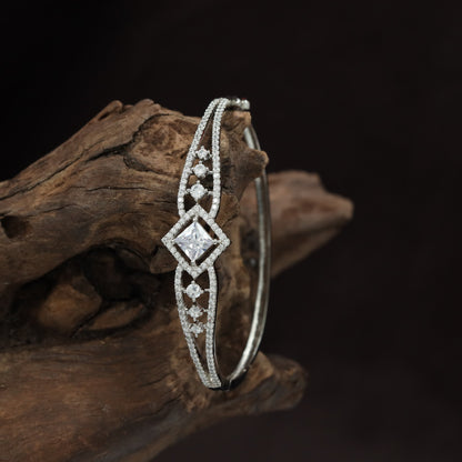 Trellis Bloom Framework Kada with Ornamental Diamond Centrepiece