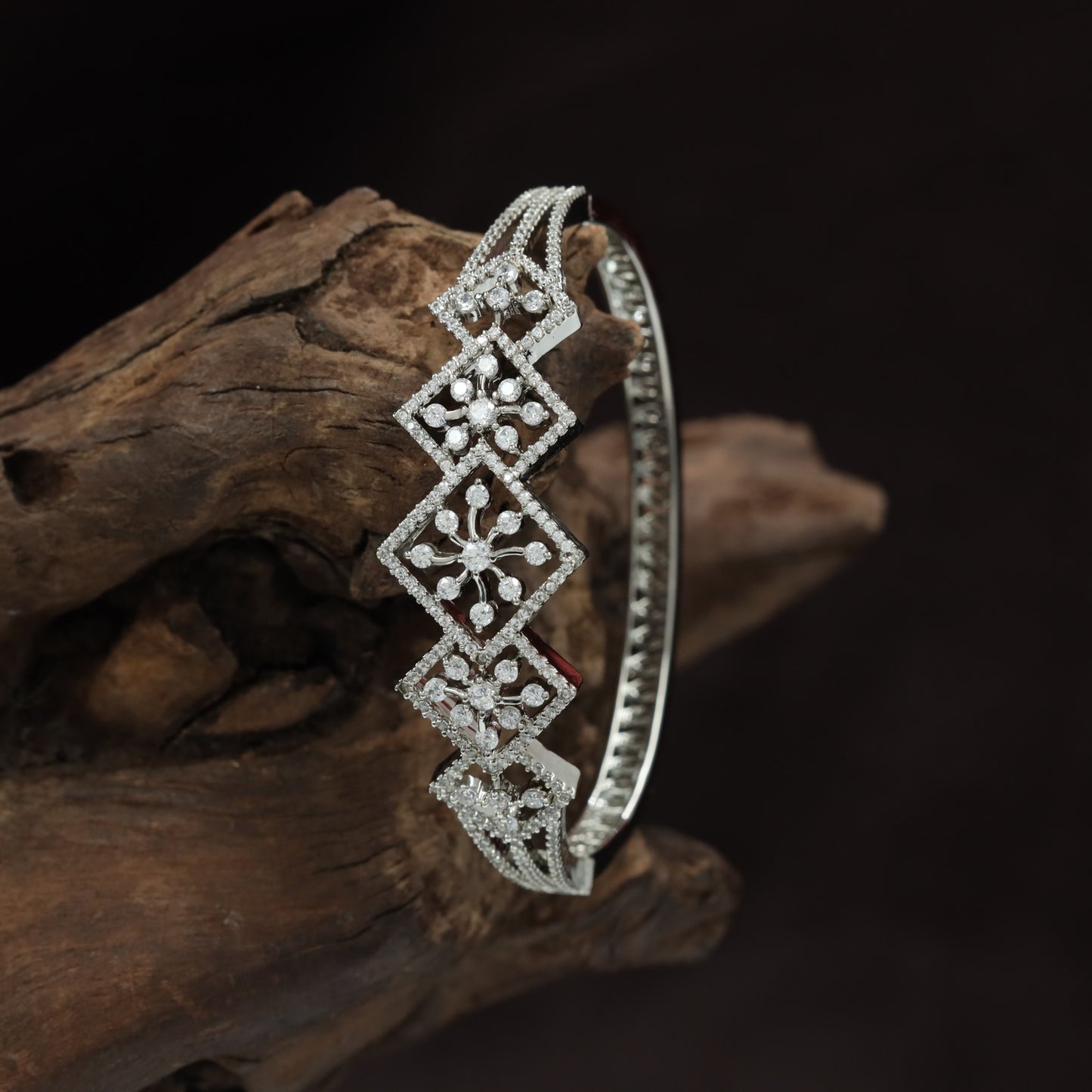 Modern Trellis Framework Kada with Repeating Geometric Elements