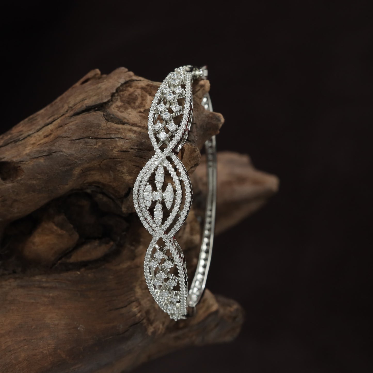 Enchanted Vine Framework Kada with Layered Infinity Silhouette Design