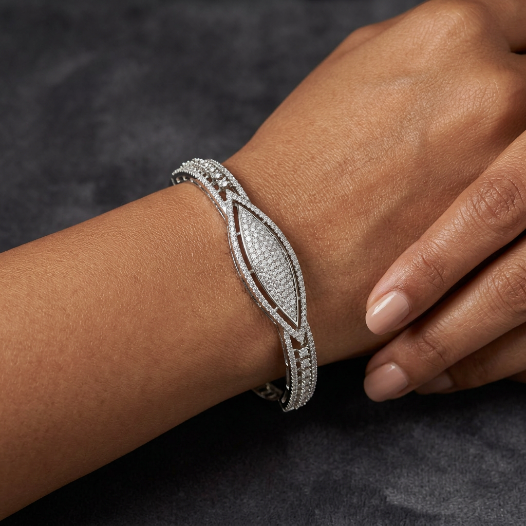 Crisscross mesh panel kada with pavÃ© border detailing