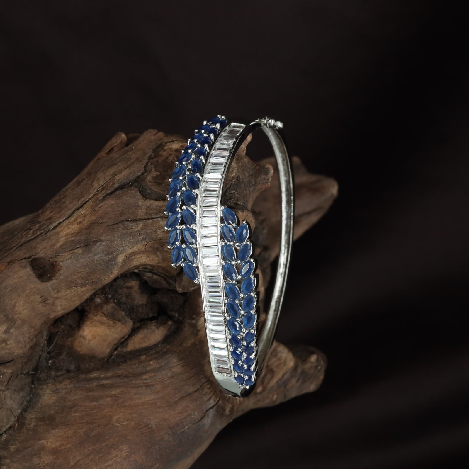 Highline Border Kada with Sculpted Linear Surface and Parallel Edge Flow