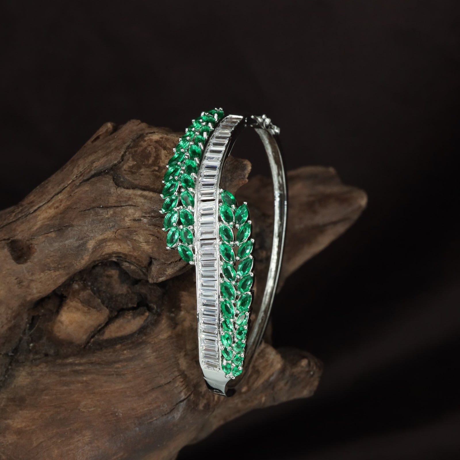 Highline Border Kada with Sculpted Linear Surface and Parallel Edge Flow
