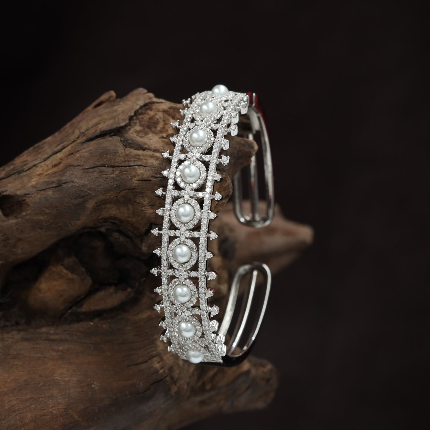 Daisy Motif Kada with Structured Open Cuff Design