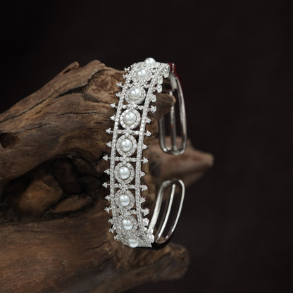 Daisy Motif Kada with Structured Open Cuff Design