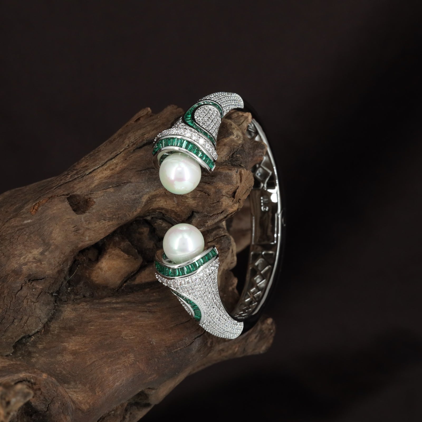 Driftline Weave Kada with Curved Texture Flow and Twin Pearl Features