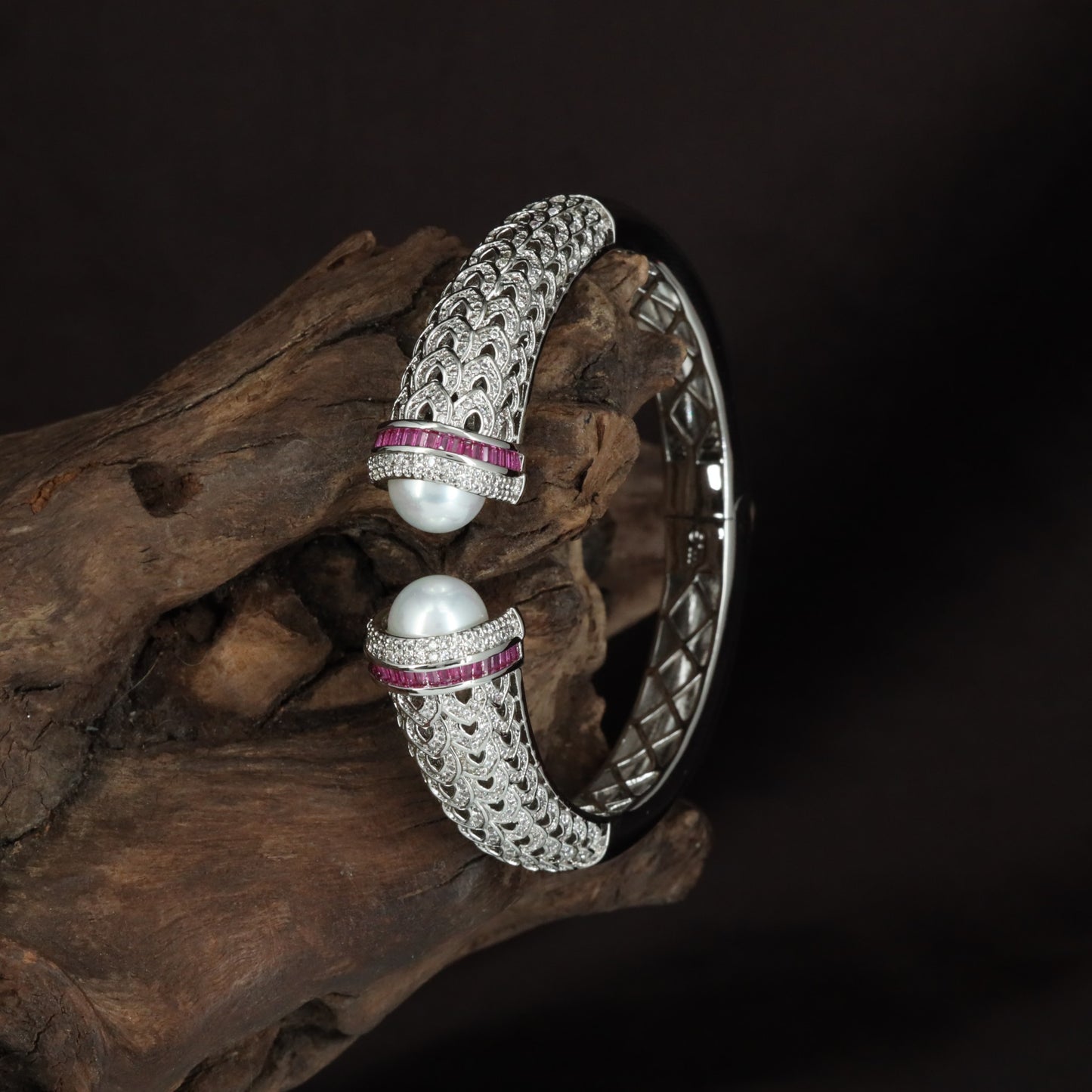 Facet Dome Kada with Braided Texture Styling and Twin Pearl Placement