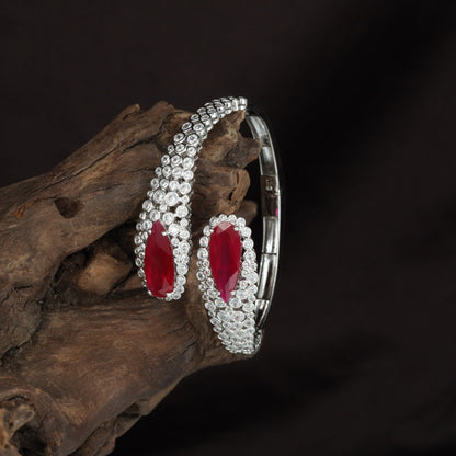 Dewdrop Border Kada with Double Oval Placement and Curved Crystal Rows