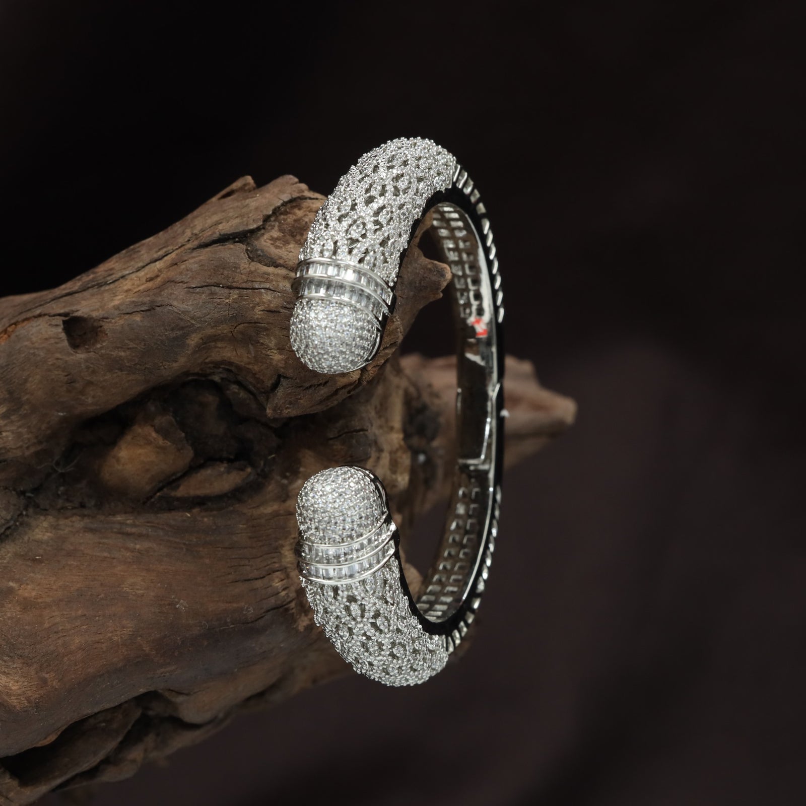 Ribbed Open End Kada with Twin Dome Centre Design