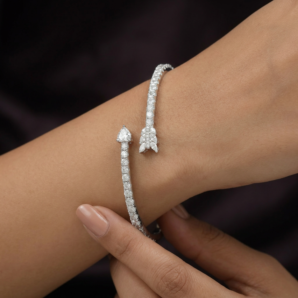 Arrow Motif Open Kada with Twin Chevron Centre Design