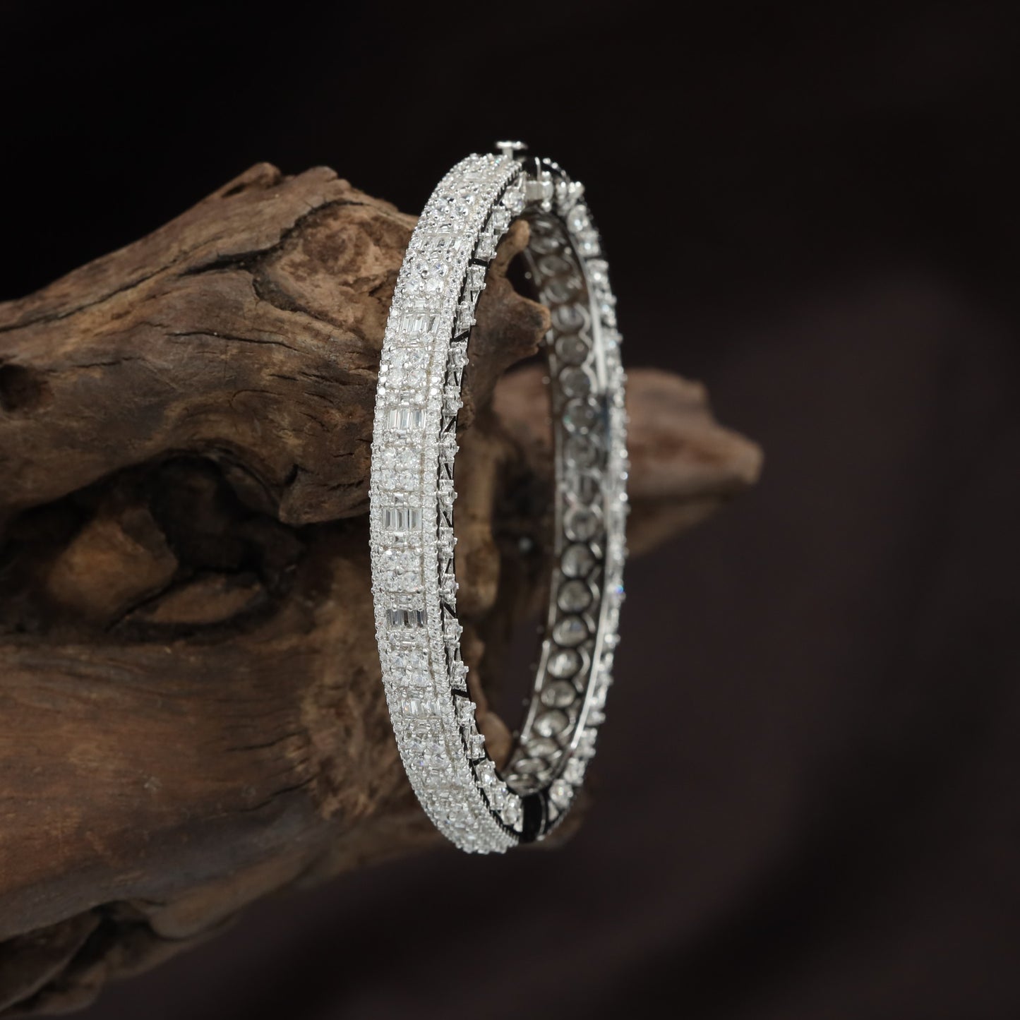 Slim Double Border Kada with Continuous Floral Link Design