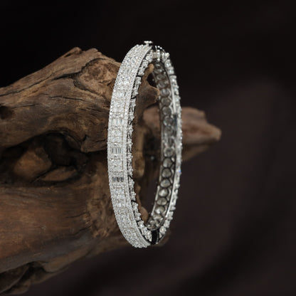 Slim Double Border Kada with Continuous Floral Link Design