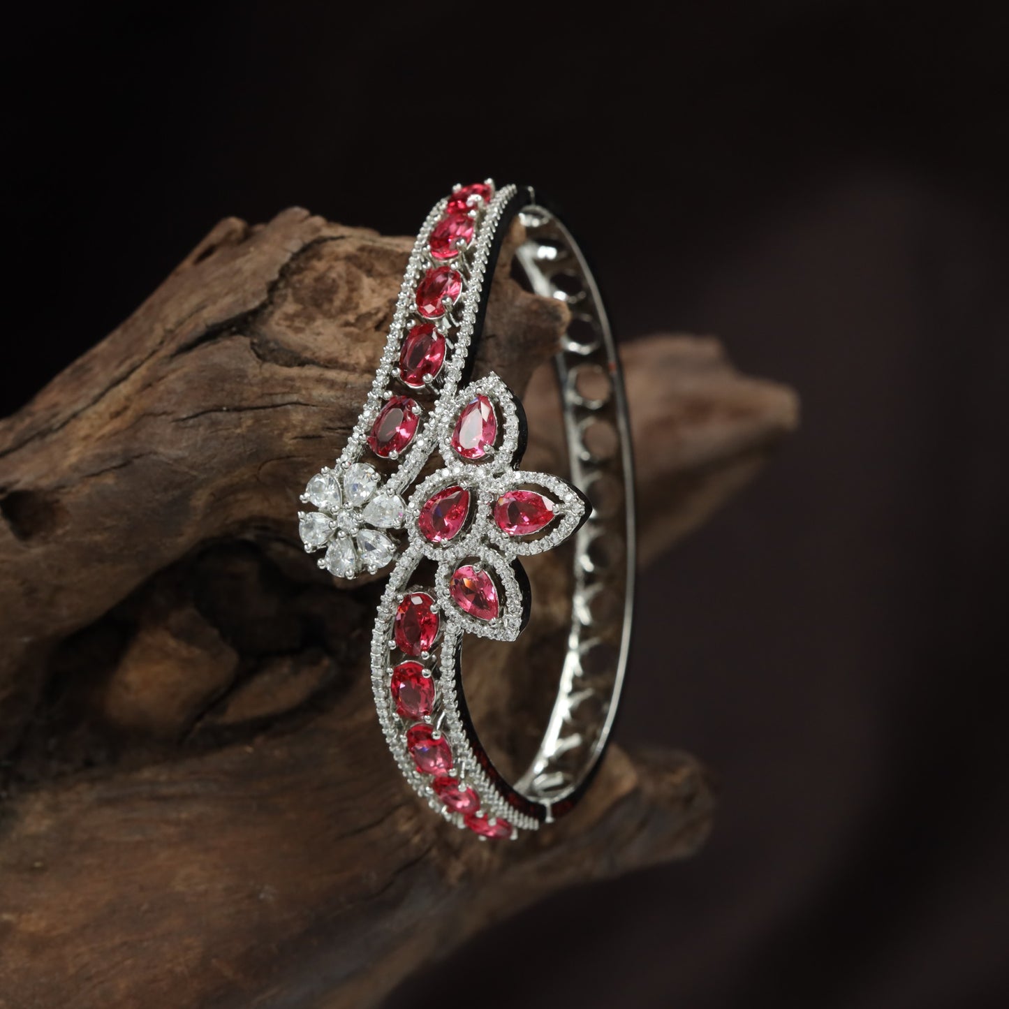 Vine Pattern Kada with Floral Connector Centrepiece