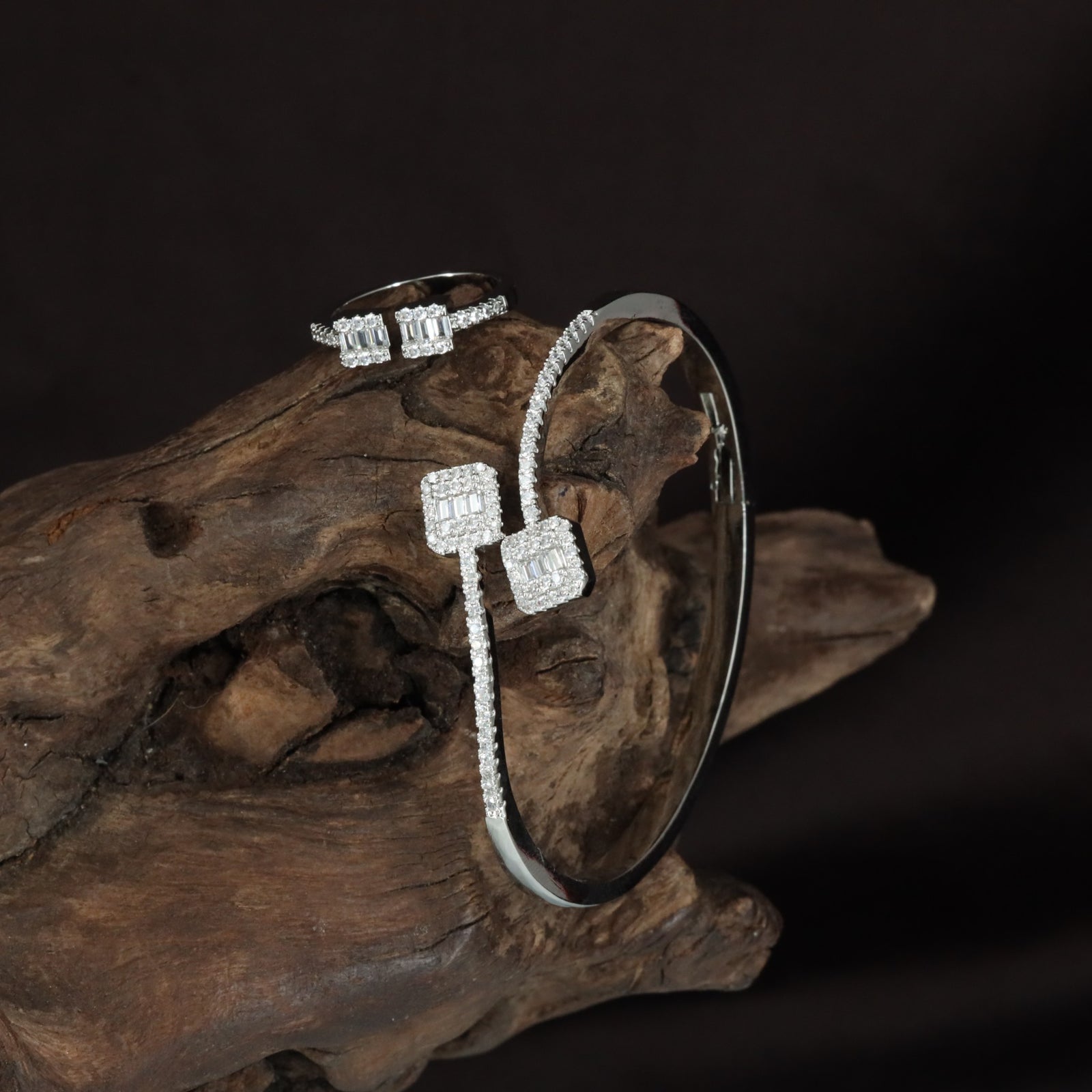 Dome Ridge Kada with Parallel Square Placement and Attached Ring Accent