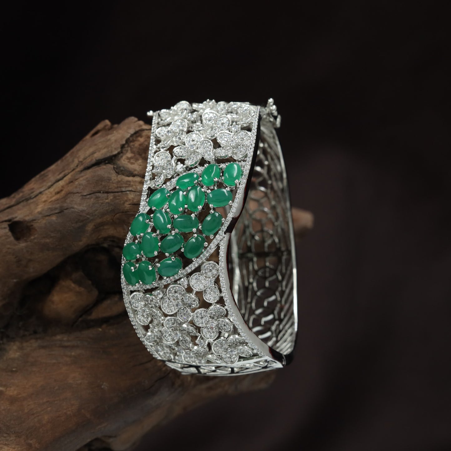 Interlocking Floral Kada with Broad Border Framework