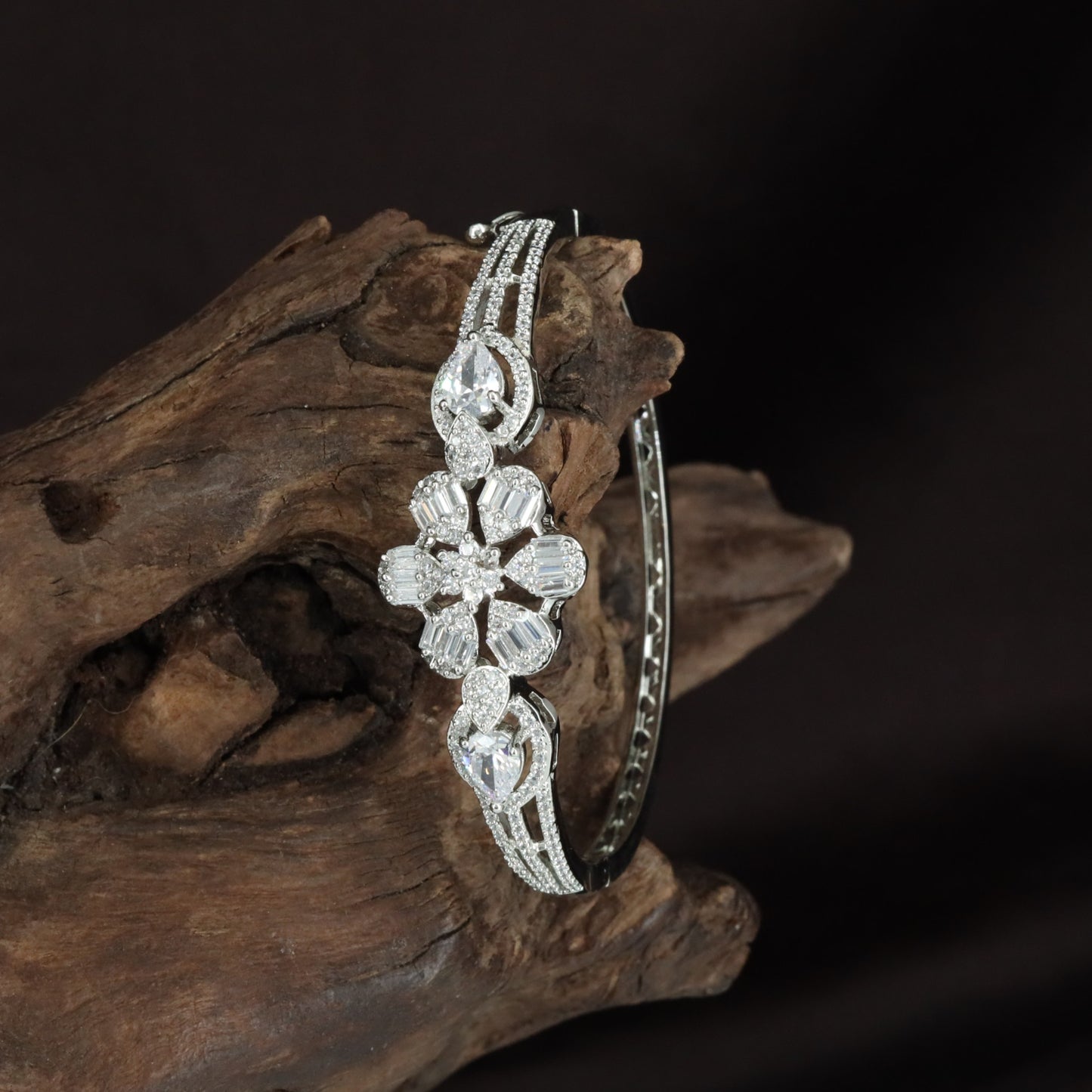 Premium Floral Panel Kada with Elegant Stone Finish