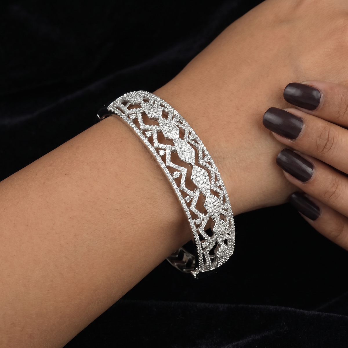 Designer Zigzag Band Kada with Elegant Stone Styling