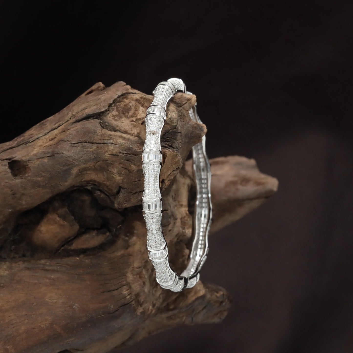 Textured Barrel Link Kada with Segmented Band Design