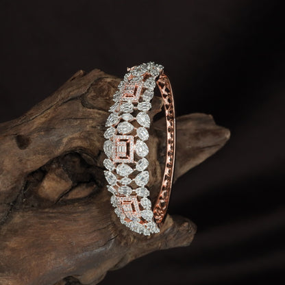 Temple Leaf Pattern Kada with Structured Stone Alignment