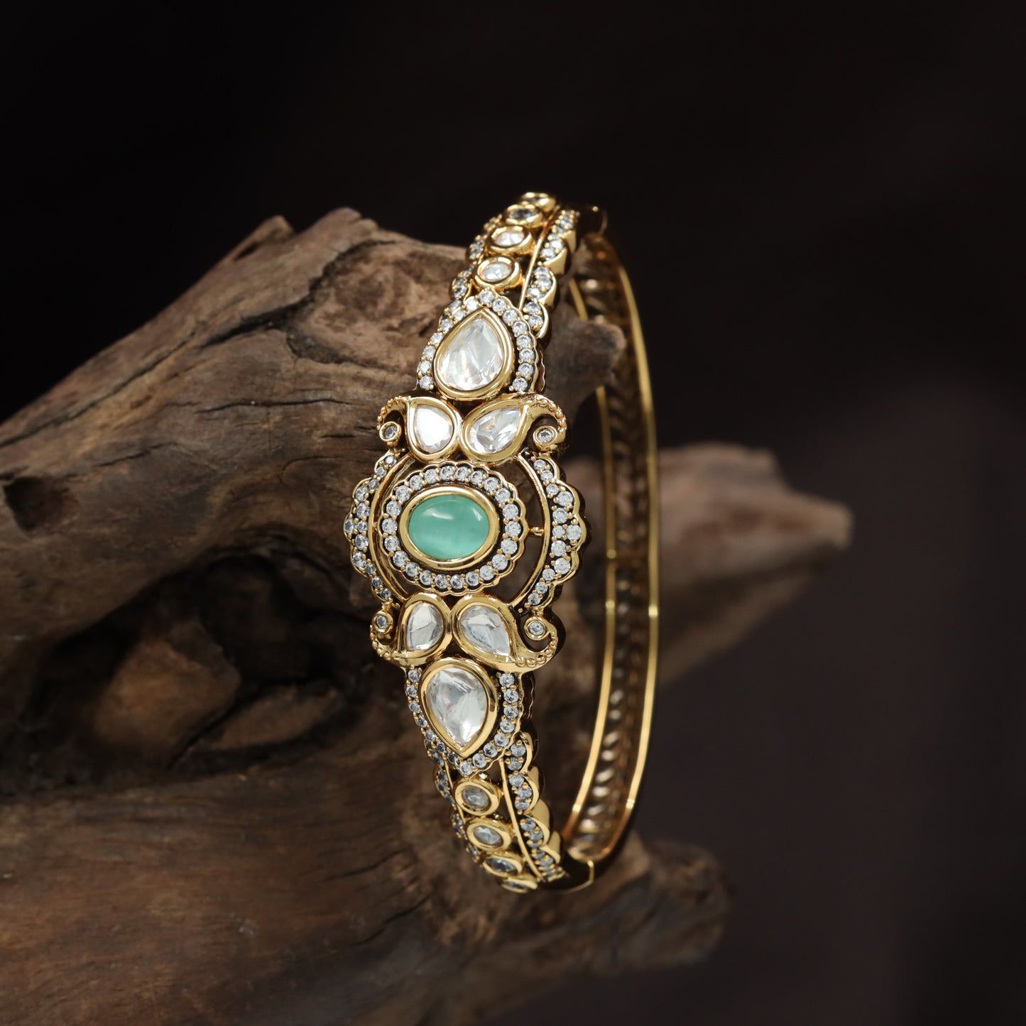 Heritage Kundan Kada with Framed Medallion Connector Pattern
