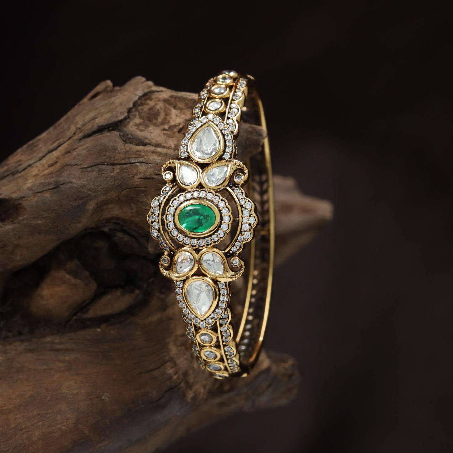 Heritage Kundan Kada with Framed Medallion Connector Pattern