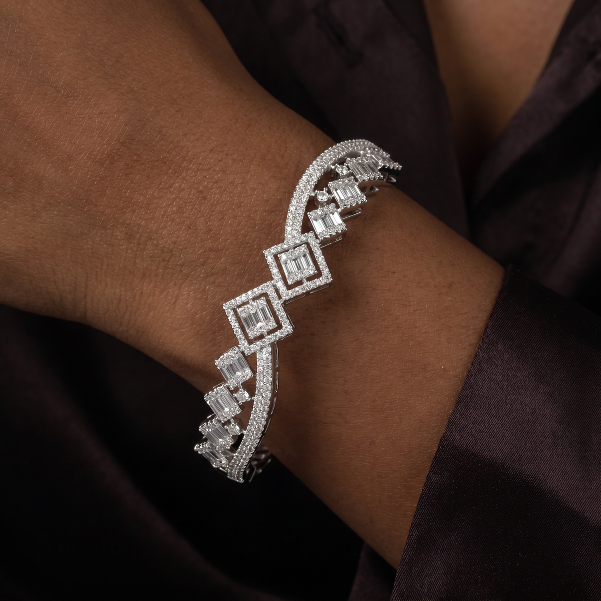 Luxury Angular Kada with Layered Stone Arrangement