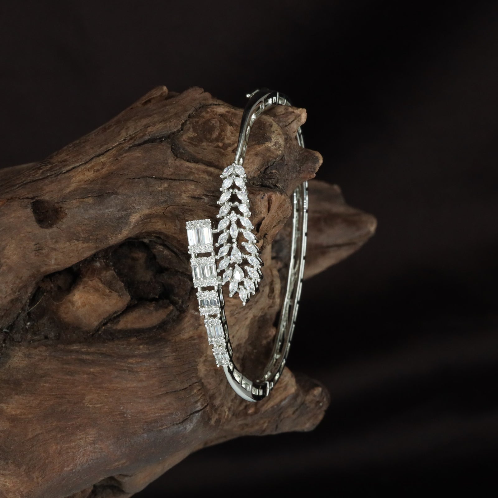 Open Leaf Crystal Kada with Structured Slim Band