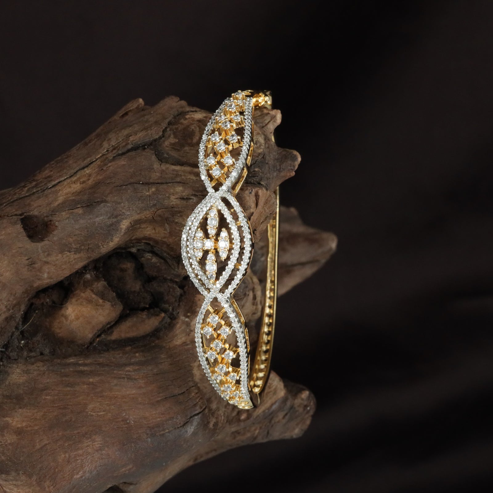 Diamond Weave Kada with Refined Interlock Pattern Work