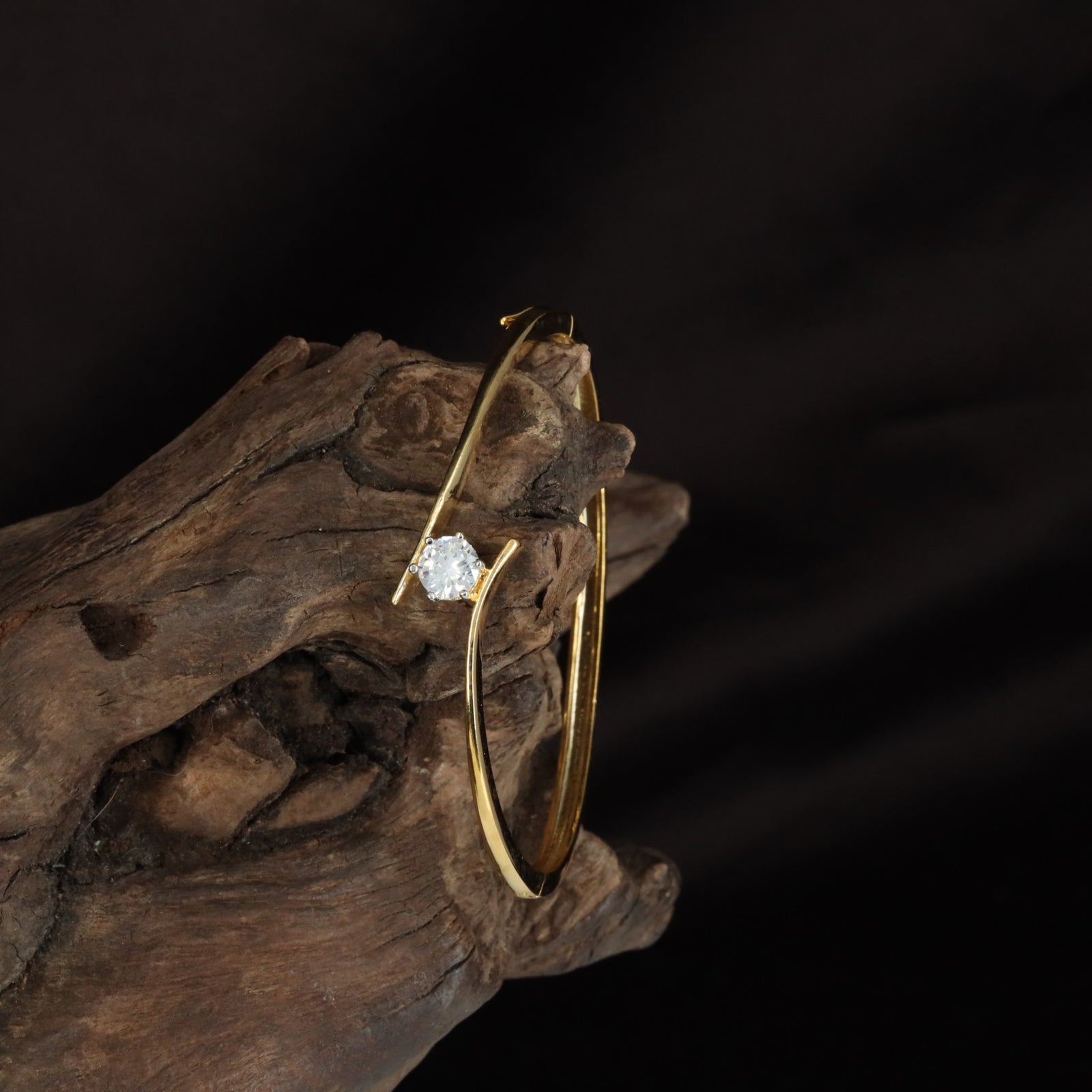 Infinity Strip Kada with Structured Crystal Styling