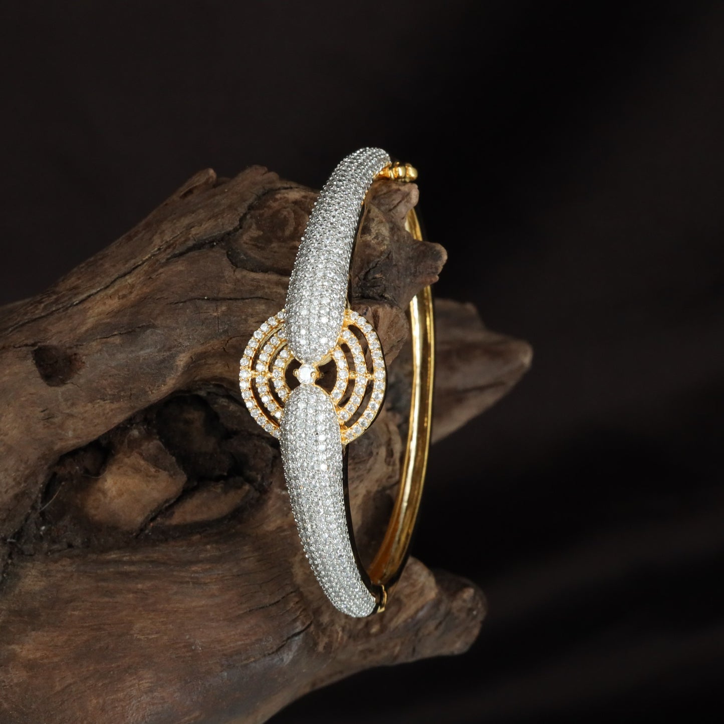 Diamond Orbit Kada with Refined Circular Pattern Work