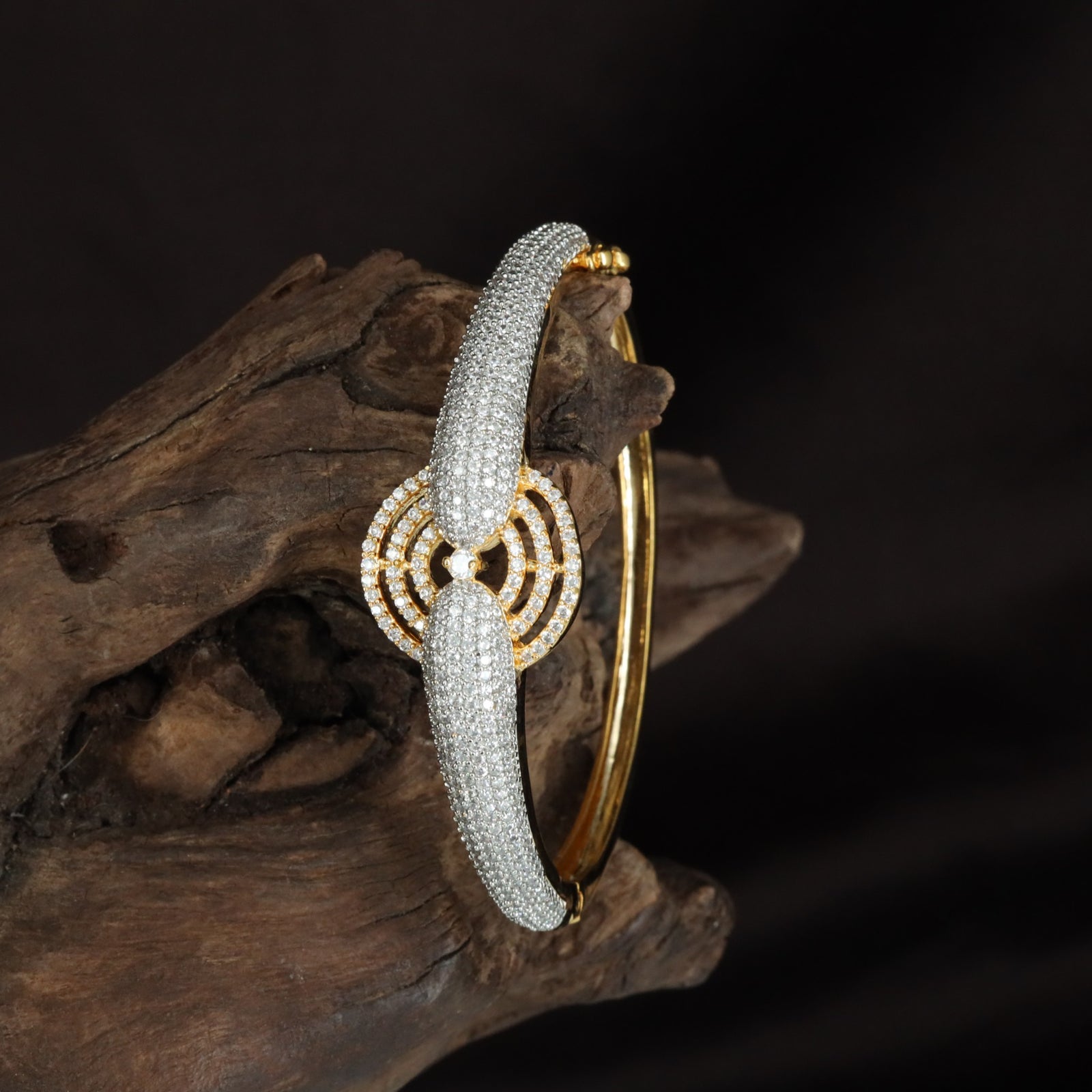 Diamond Orbit Kada with Refined Circular Pattern Work
