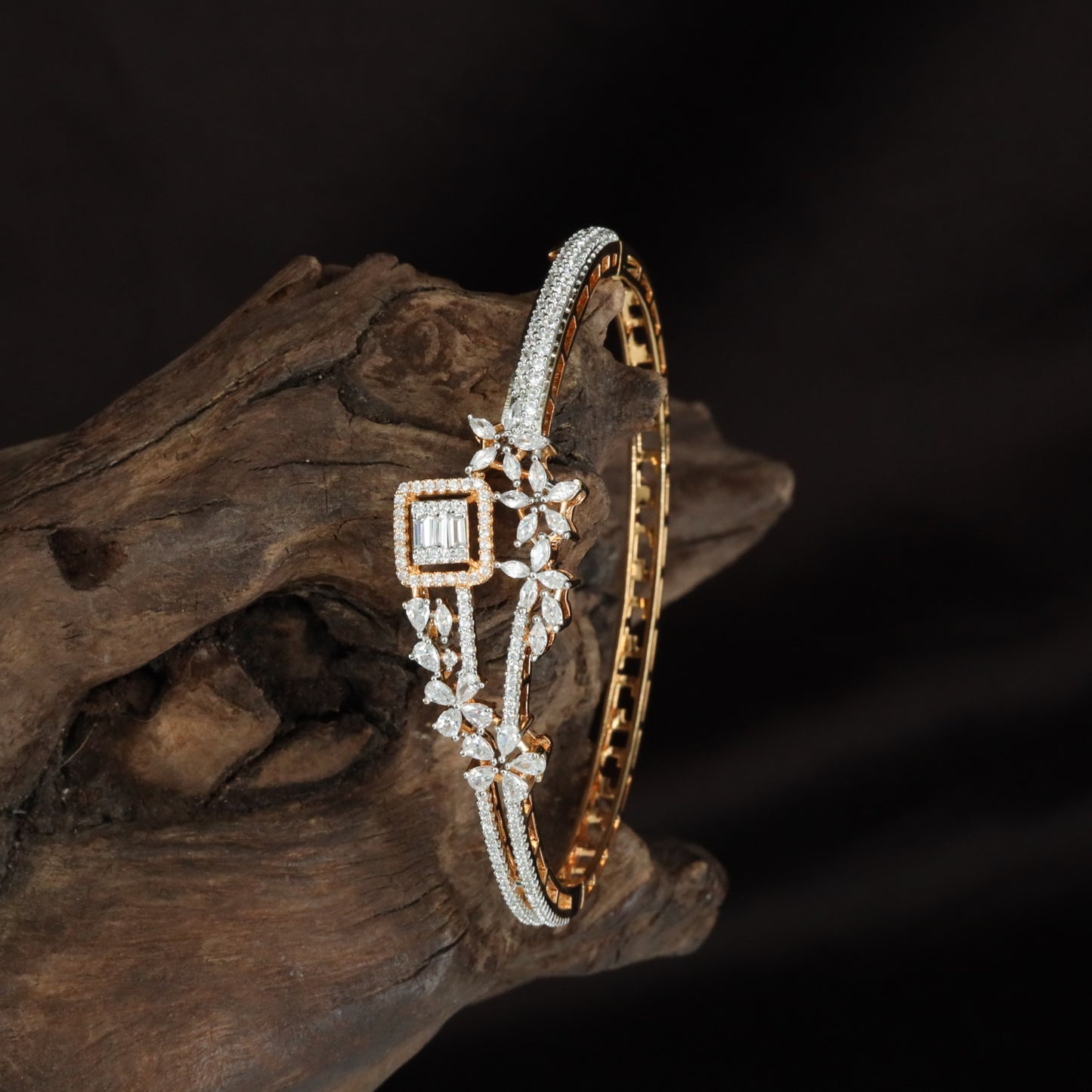 Diamond Vine Kada with Refined Floral Pattern Work