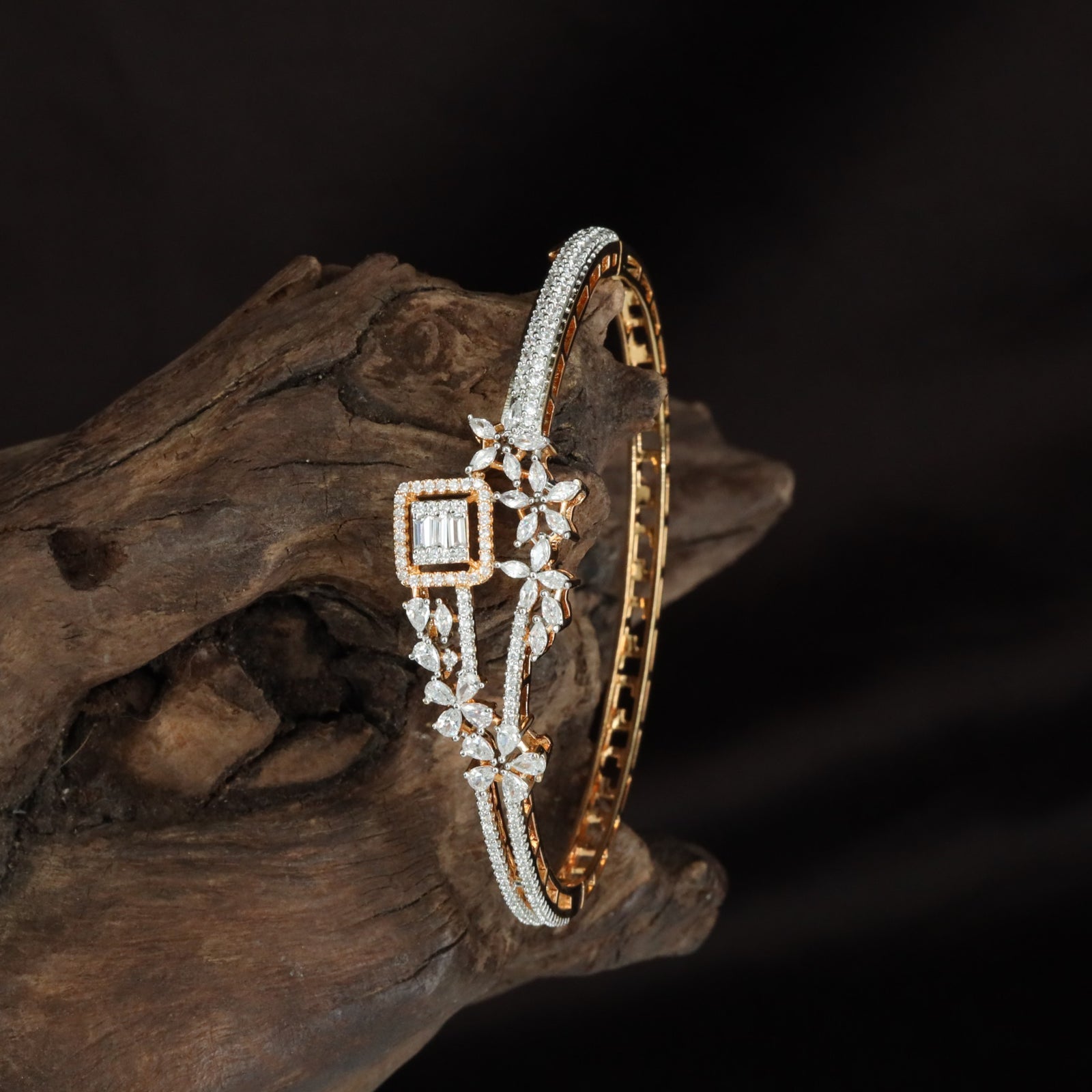 Diamond Vine Kada with Refined Floral Pattern Work