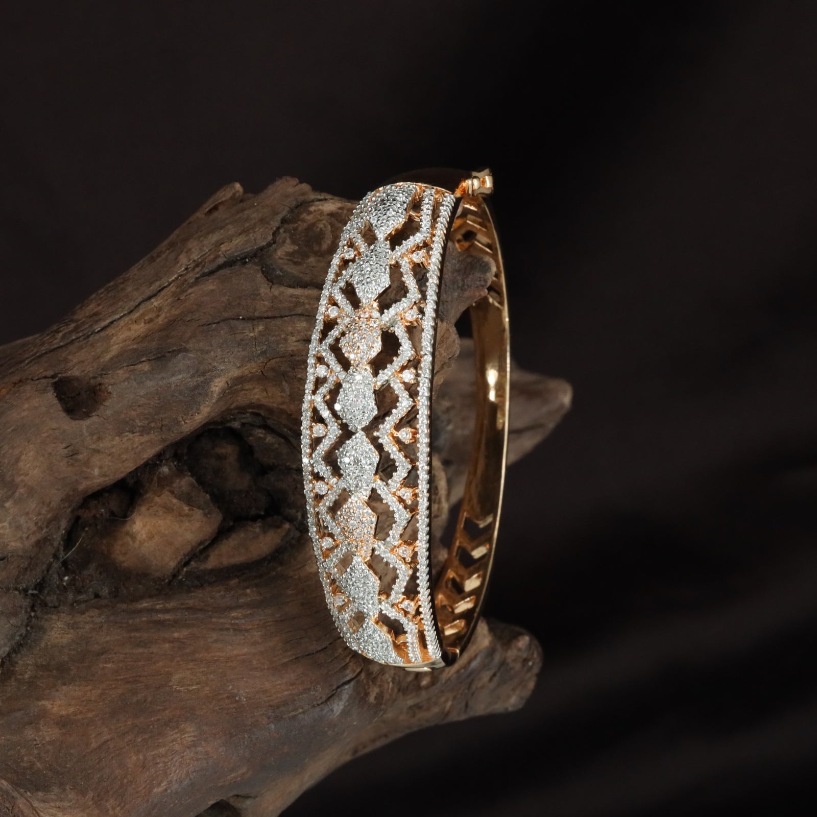 Harmony Zigzag Kada with Symmetrical Stone Work